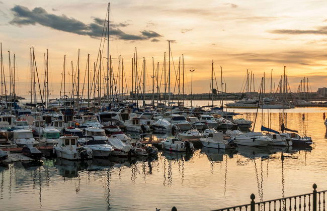Paseo en barco al atardecer - Foto 2