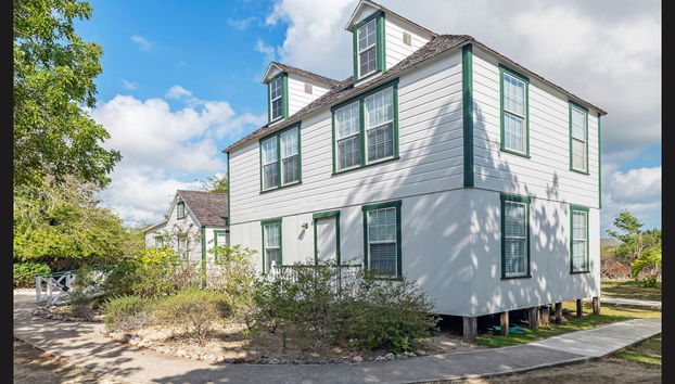 Pedro St James Castle, Mission House and Crystal Caves - Foto 3