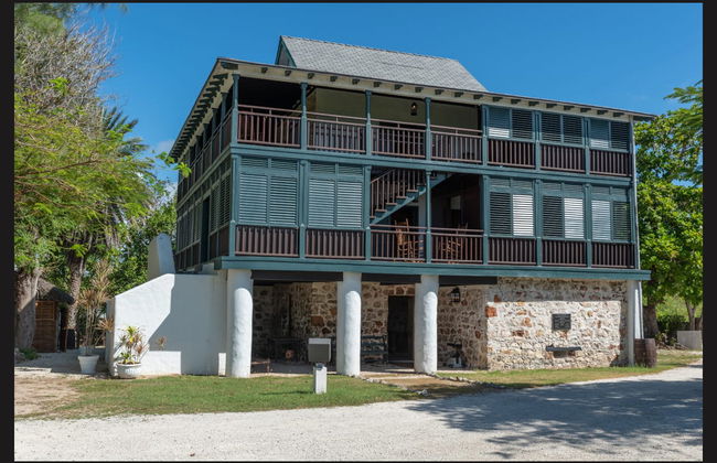 Pedro St James Castle, Mission House and Crystal Caves - Foto 2