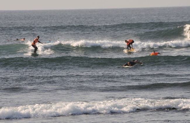Curso de surf en Fuerteventura - Foto 3