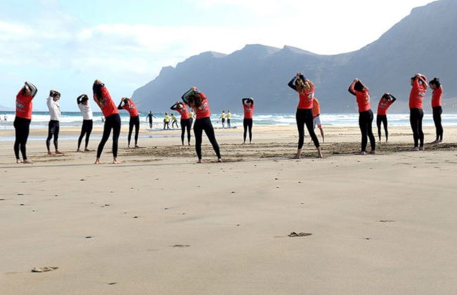 Curso de surf en Caleta de Famara - Foto 3