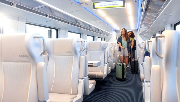 Tren de alta velocidad Brightline entre Boca Ratón y Orlando - Foto 3