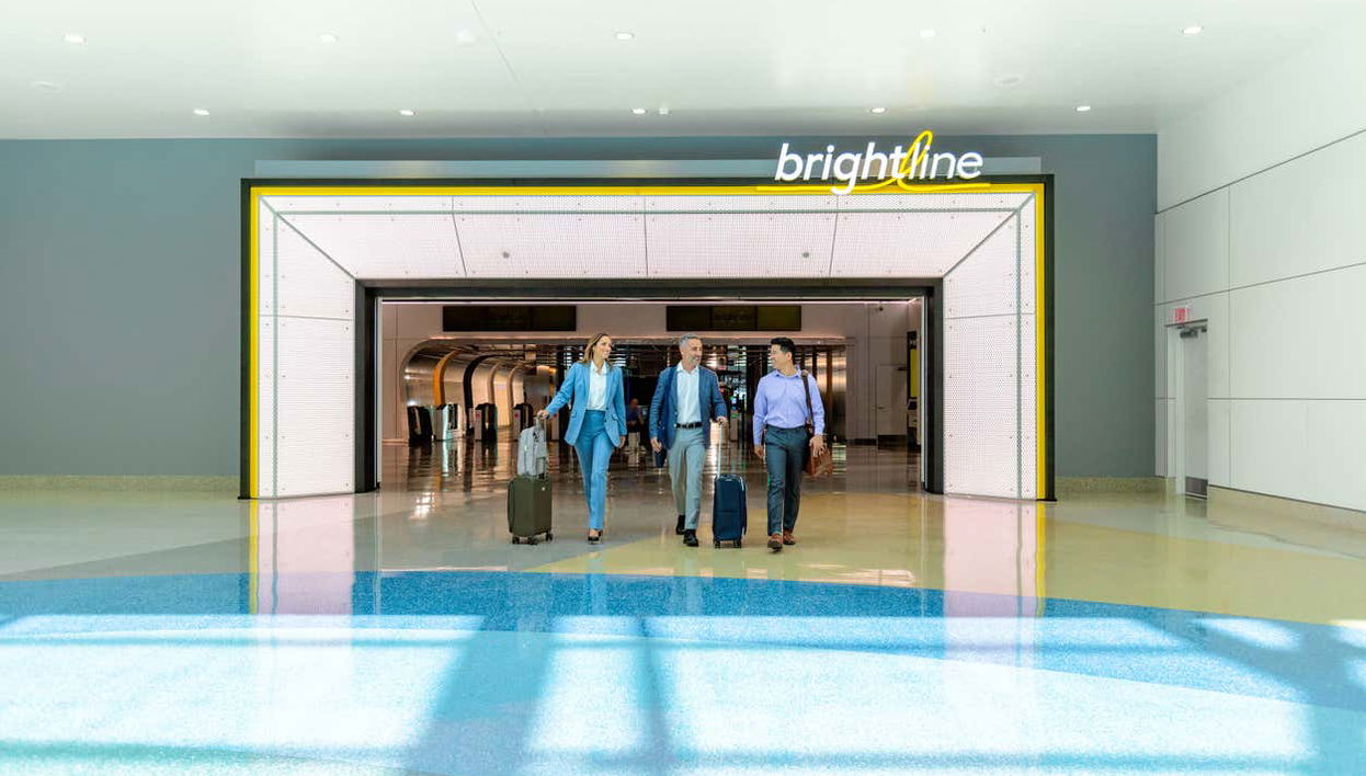 Tren de alta velocidad Brightline entre Boca Ratón y Orlando - Foto 1