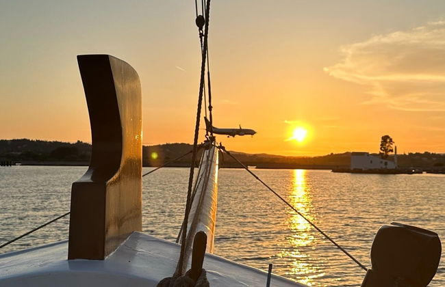 Paseo en barco al atardecer - Foto 5