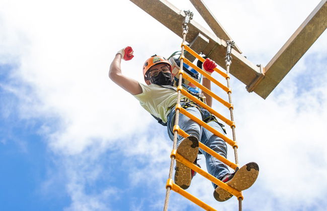 Climbing in Toro Verde Eco Adventure Park - Photo 4