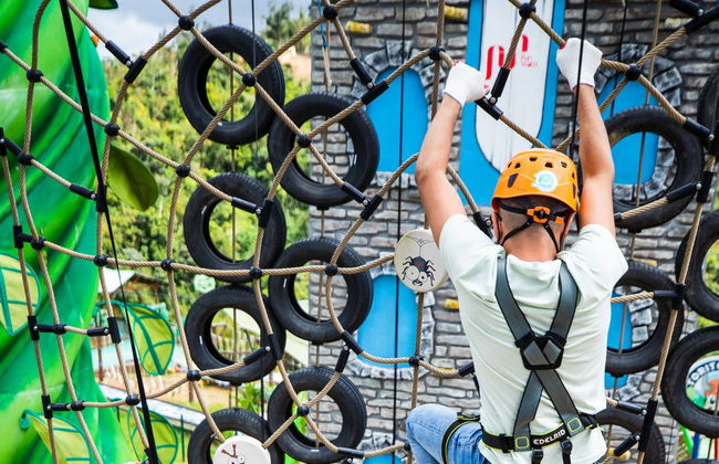 Climbing in Toro Verde Eco Adventure Park - Photo 2