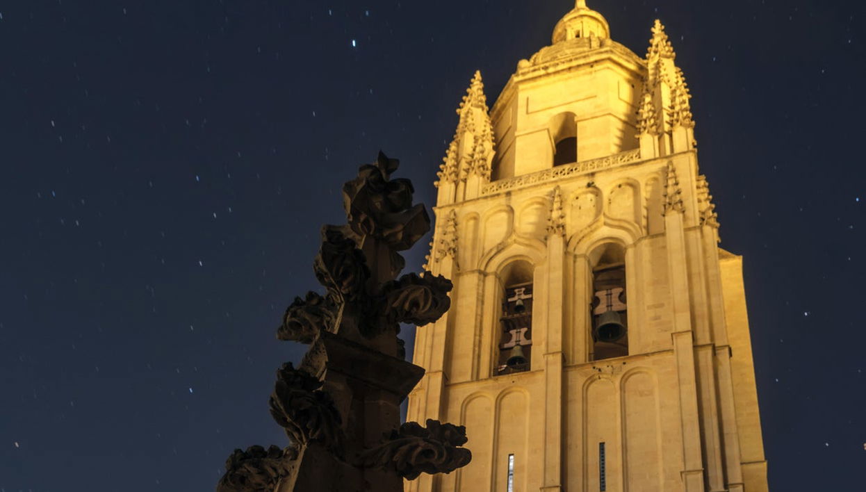 Visita nocturna a la Torre + Entrada a la Catedral y Palacio Episcopal - Foto 1