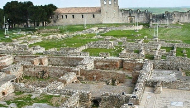 Melfi, Venosa & Lagopesole Private Tour - Photo 3