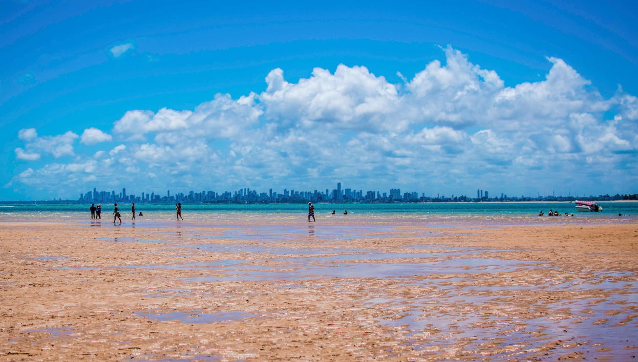 Passeio de catamarã pela Ilha da Areia Vermelha - Foto 1