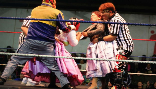 Fighting Cholitas Show - Photo 2