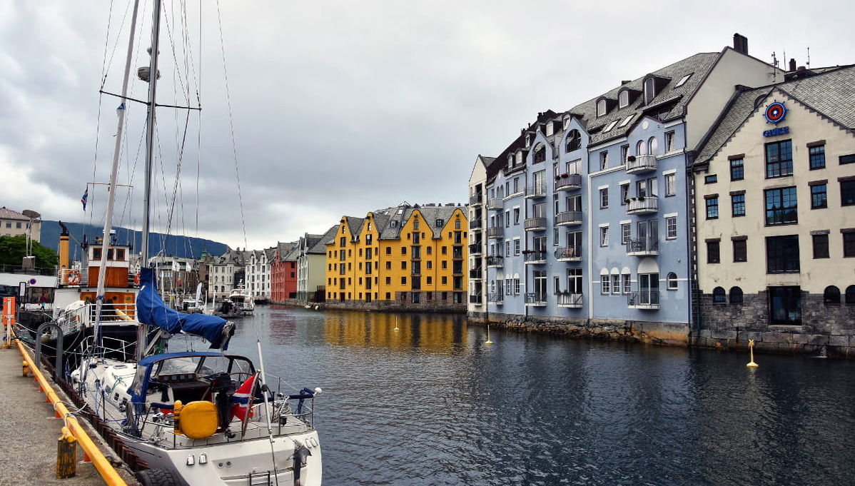 Bus touristique d'Ålesund - Photo 1