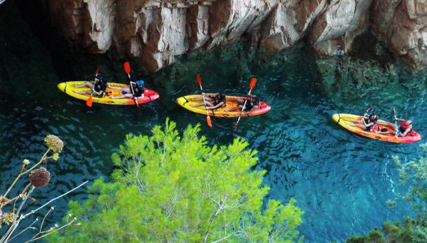 Enjoy the kayak tour along the Costa Brava