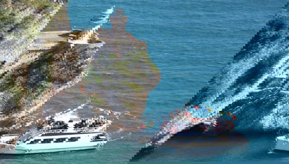 Paseo en barco + Visita a la lonja de Santoña - Foto 1