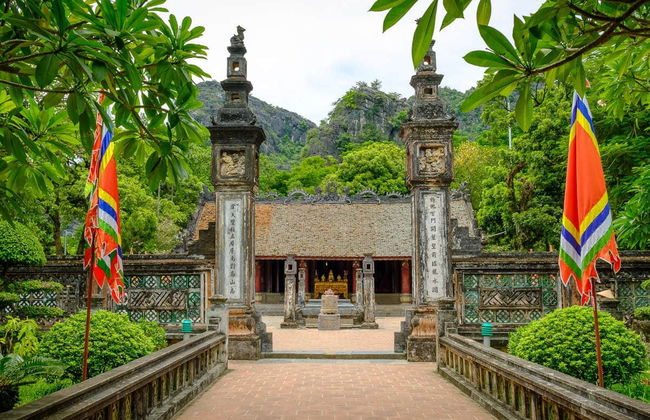 Ninh Binh Day Trip: Hoa Lu, Mua Cave & Van Long Natural Reserve - Foto 2