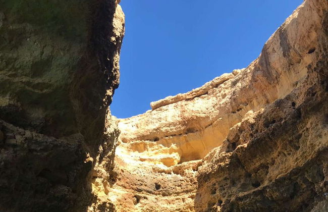 Paseo en barco por las cuevas de Benagil - Foto 4