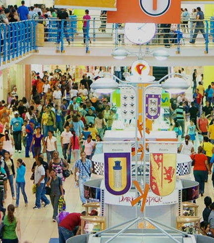 Foto de Tour de compras por Albrook Mall