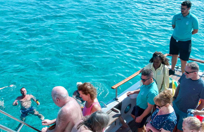 Ferry a isla de Lobos + Snorkel desde Corralejo - Foto 8