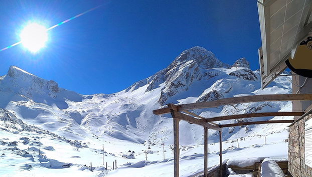 Meicin Valley Snowshoeing Tour - Photo 2