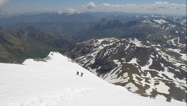 Meicin Valley Snowshoeing Tour - Photo 5