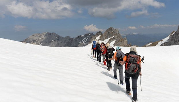Meicin Valley Snowshoeing Tour - Photo 3
