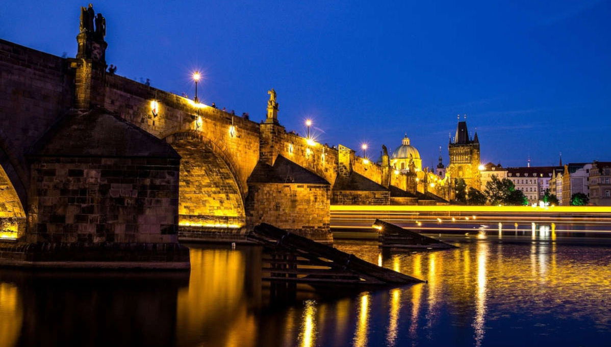 Tour nocturno por Praga - Foto 1