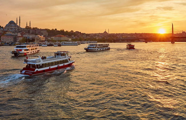 Crociera sul Bosforo al tramonto in yacht di lusso - Foto 1