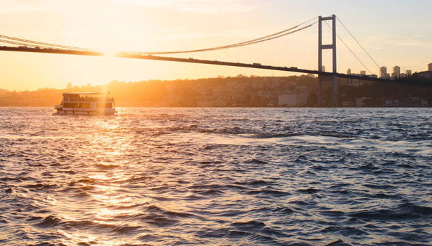 Crociera sul Bosforo al tramonto in yacht di lusso - Foto 2