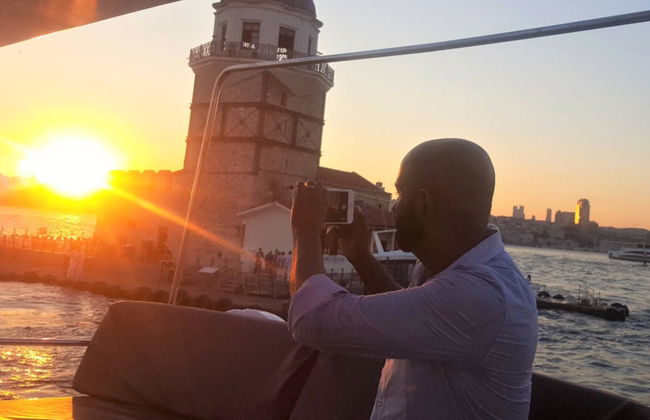 Crociera sul Bosforo al tramonto in yacht di lusso - Foto 5