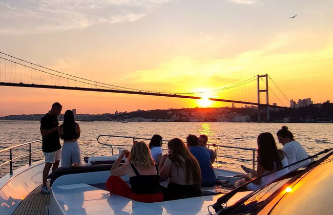 Bosphorus Sunset Luxury Yacht Cruise - Photo 7