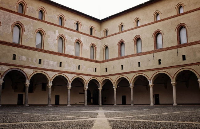 Guided Tour of Castello Sforzesco - Foto 3