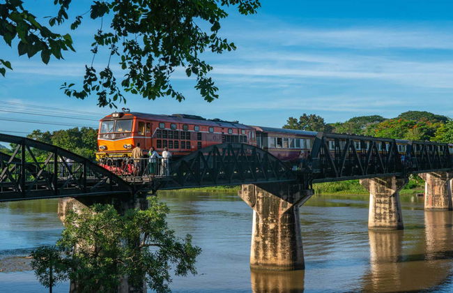 Excursion au marché flottant de Damuan Saduak et à la rivière Kwai - Photo 1