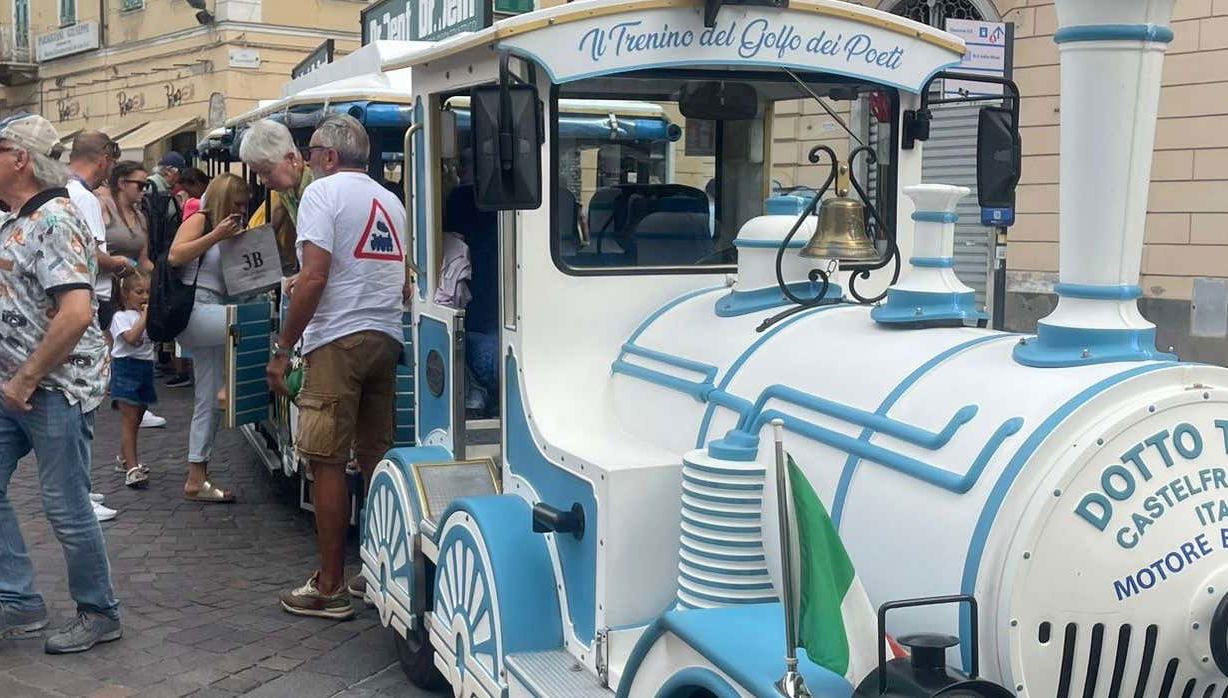 Tour in La Spezia - Foto 1