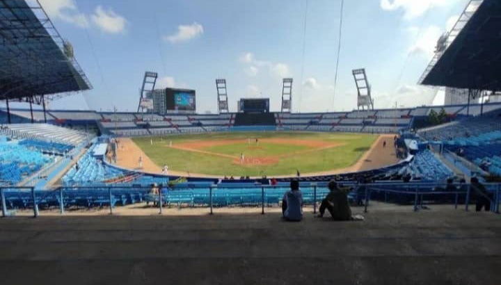 Baseball Game in Havana - Foto 1