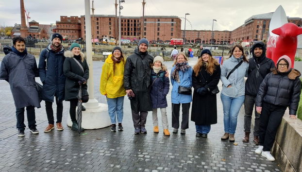 Con el Royal Albert Dock de fondo