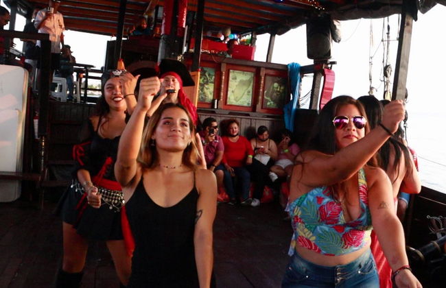 Crucero en barco pirata con cena y espectáculo - Foto 4