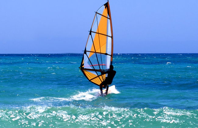 Curso de windsurf en las lagunas de El Cotillo - Foto 7