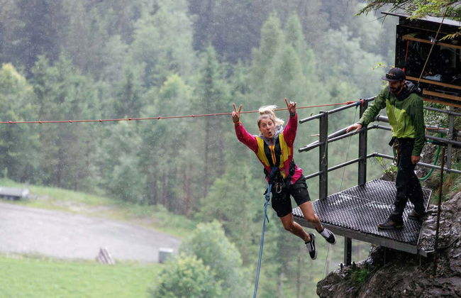 Bungee Jumping in Glacier Canyon - Foto 4