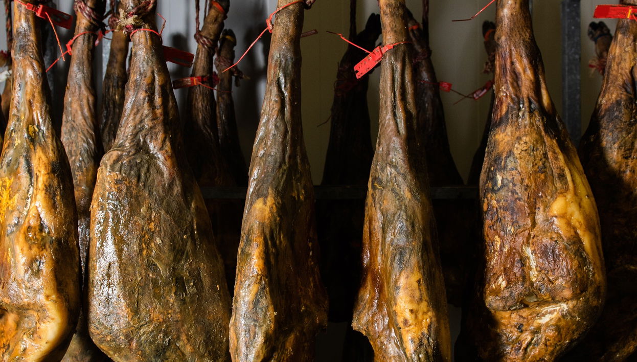 Visite d'un séchoir à jambons avec dégustation