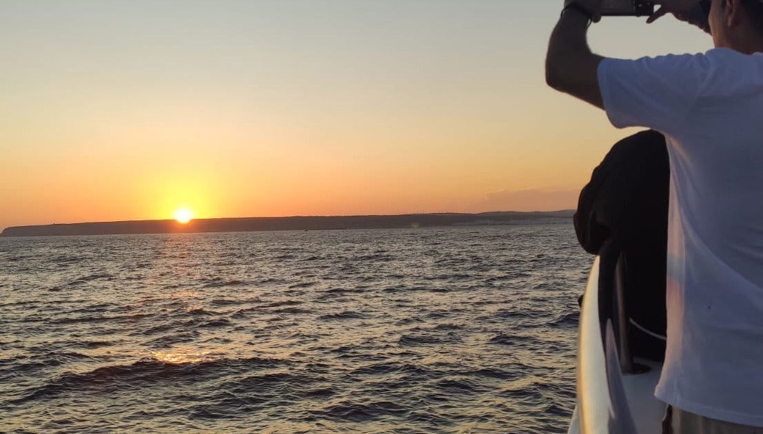 Paseo en barco al atardecer por el Cabo de Trafalgar - Foto 1
