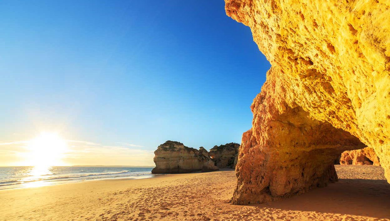 Paseo en catamarán al atardecer - Foto 1