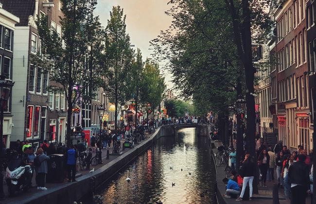 Amsterdam Red Light District Tour - Photo 2