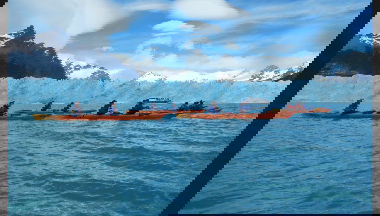 Kayaking in El Calafate - Photo 1