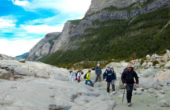Trilha pelo lago Frías + Passeio de lancha pelos glaciares - Foto 2
