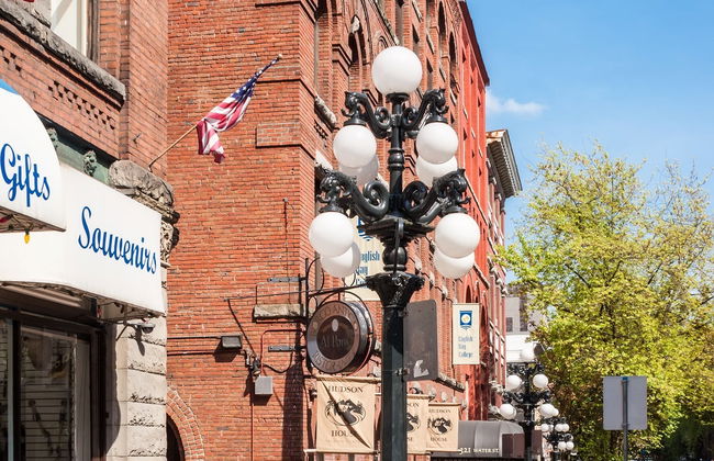 Guided Walking Tour of Vancouver - Photo 7