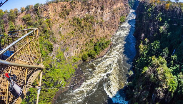 Saut à l'élastique aux chutes Victoria - Photo 2