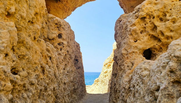 Escursione alle grotte di Benagil, Algar Seco e Praia da Marinha - Foto 2