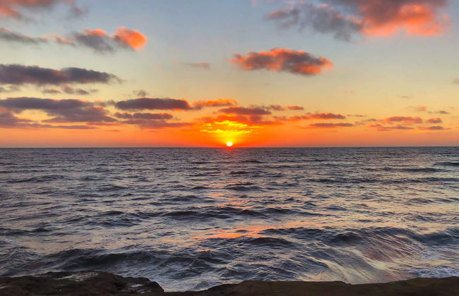 Paseo en barco al atardecer - Foto 2
