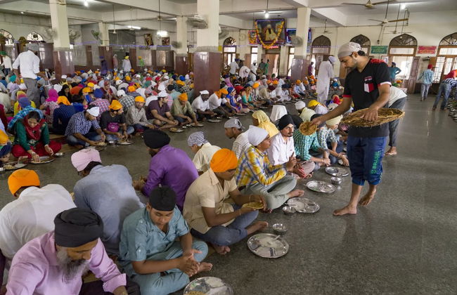 Golden Temple Guided Tour - Photo 2