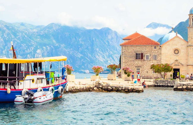 Excursão à Gruta Azul e Nossa Senhora das Rochas de barco - Foto 4