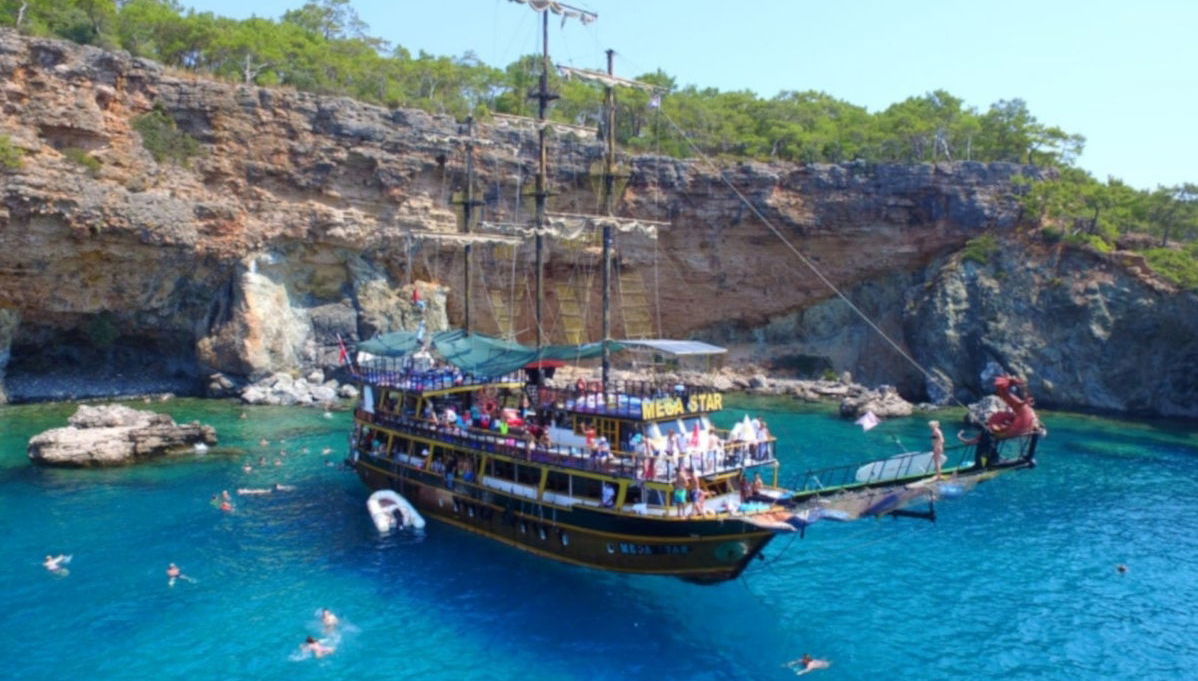 Antalya Pirate Ship - Foto 1